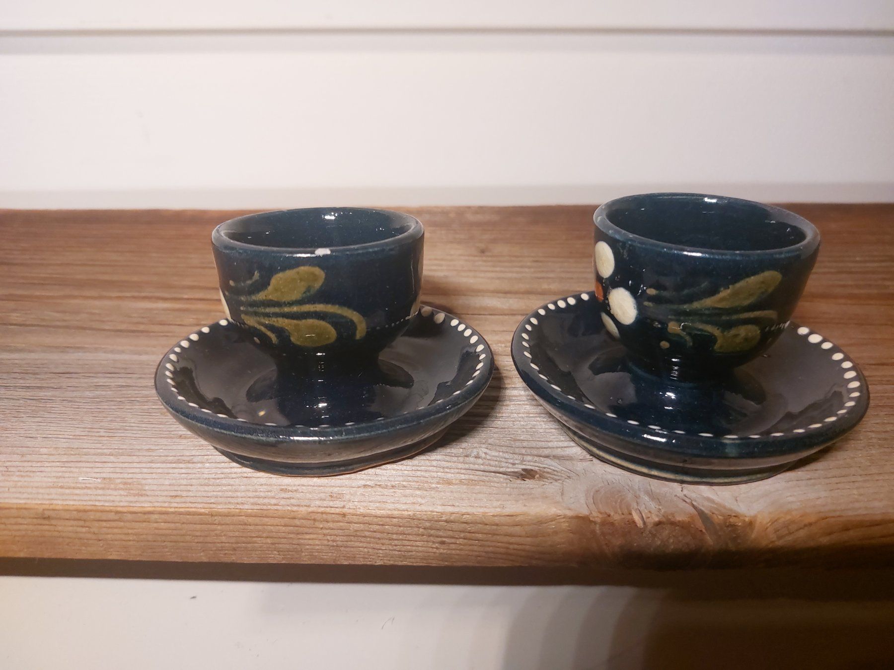 Sonstiges Geschirr: Blaues Eierbecher Set mit Blumenmuster, Handarbeit. – Gebraucht aus Heerbrugg von Sonytime 1
