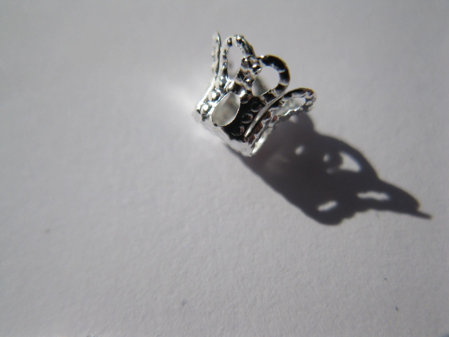 Perle (finte): 30 Perlenkappen, Hütchen, 6x4mm – Nuovo e nell'imballaggio originale da St. Margarethen TG venduto da LuanaKa
