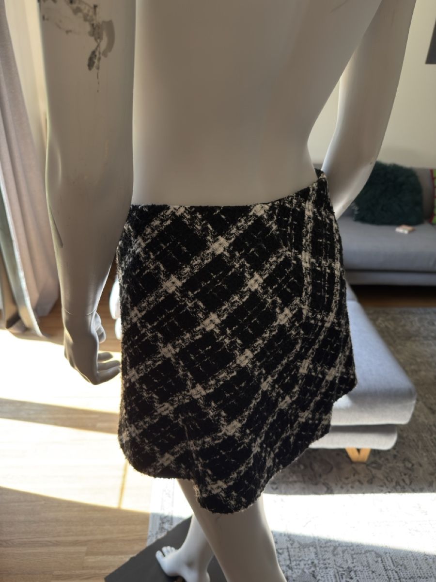 Zara Gonne: Zara Tweed-Minirock - |Größe M|| – Usato da Kilchberg ZH venduto da nad_6dwp 3