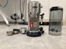 De’Longhi Dedica EC685 Espressomaschine – Edelstahl