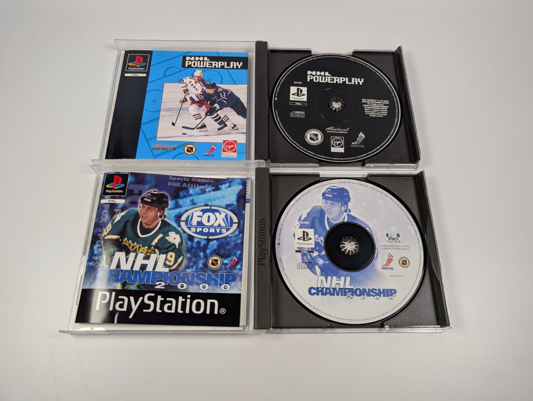 Sony Giochi: NHL 2000 & NHL Powerplay - PS1 - Playstation – Usato da Ostermundigen venduto da TradeLab 1