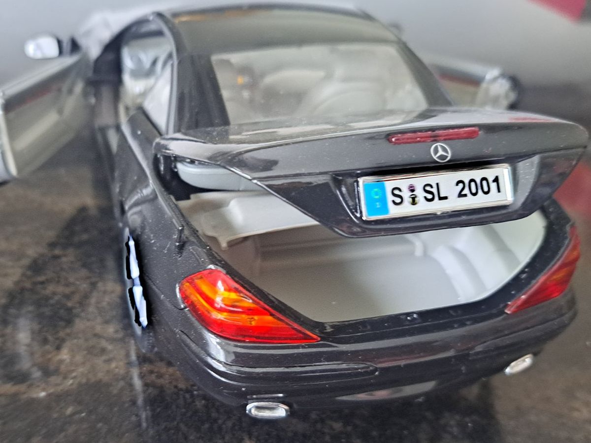 Mercedes-Benz Modellini d'auto: Mercedes SL 500 2002 1/18 – Usato da Schüpfen venduto da Sonata85 3