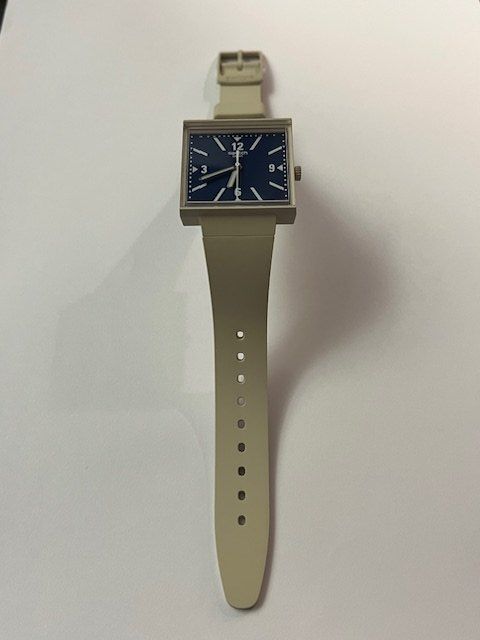 Montres: Swatch neuve 39 % WHAT IF...TARIFFS? – Neuf (Voir description) à Epalinges par Gtworld 1