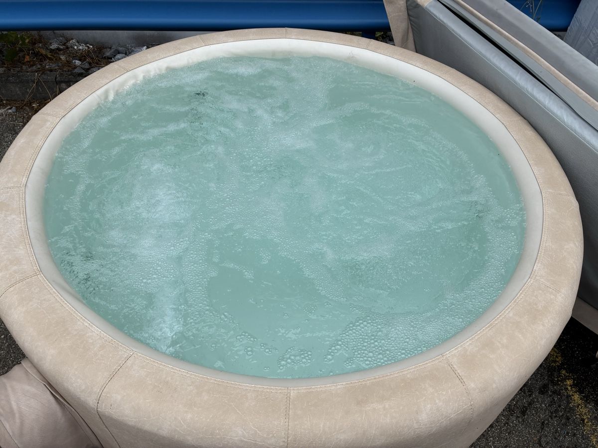 Whirlpool: Softub Sportster 140 mit Garantie – Usato da Oensingen venduto da Spaoutlet-Oensingen 3