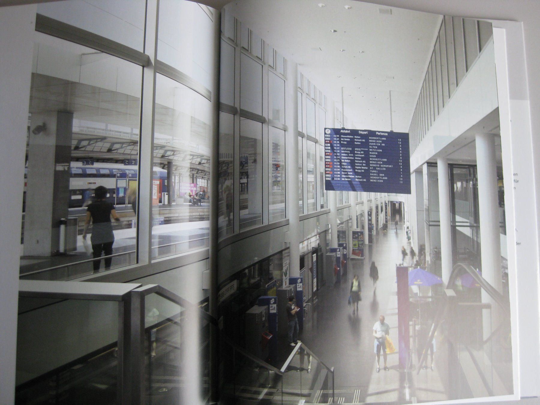 Livres: Bahnhof Aarau Chronik eines Baudenkmals,  2011 – D'occasion à Buchs ZH par swiss-train 9