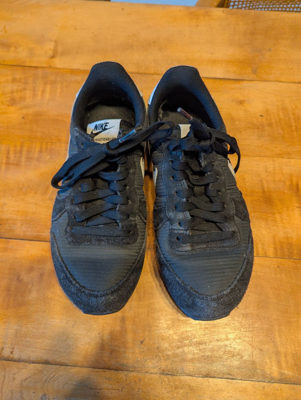 Nike Scarpe da donna: Nike Sneaker, Schwarz, Grösse 37.5 – Usato da Zürich venduto da DebsBre 1