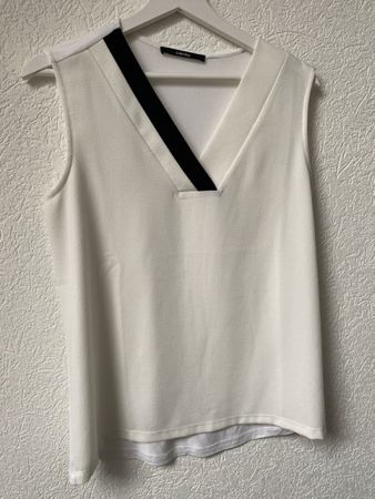 Someday Top, weiss mit schwarzem Detail, ca. Grösse M