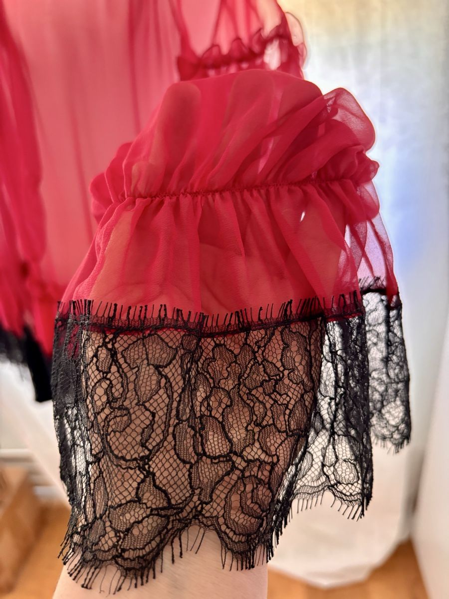 Camicette: Alberta Ferretti Rot Carmen-Bluse mit Spitze, Gr. 38/40 – Nuovo e nell'imballaggio originale da Wangen ZH venduto da tel_gxb5 3
