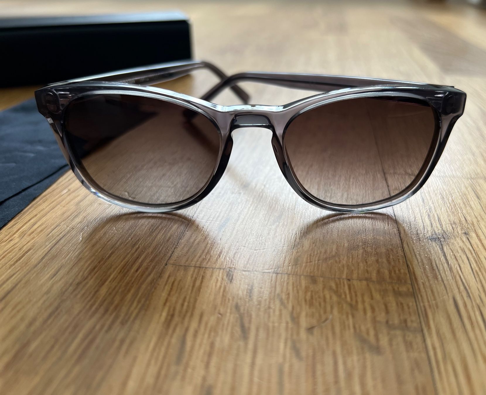 Viu Occhiali & Lenti: Viu Sonnenbrille mit Etui/Brillentuch – Usato da Glattpark(Opfikon) venduto da ste_n99y