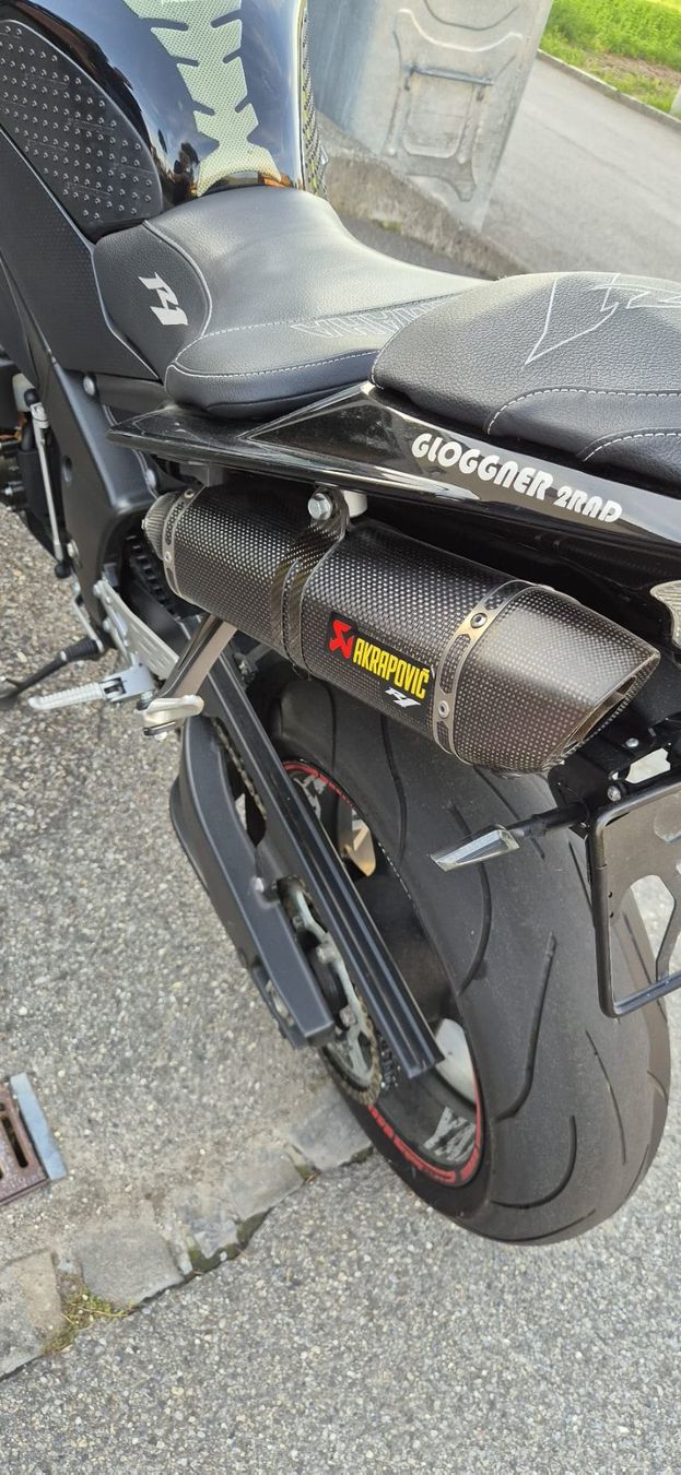 Yamaha Strada: Yamaha R1 RN22 Big Bang – Usato da Thun venduto da thunshopper2 4