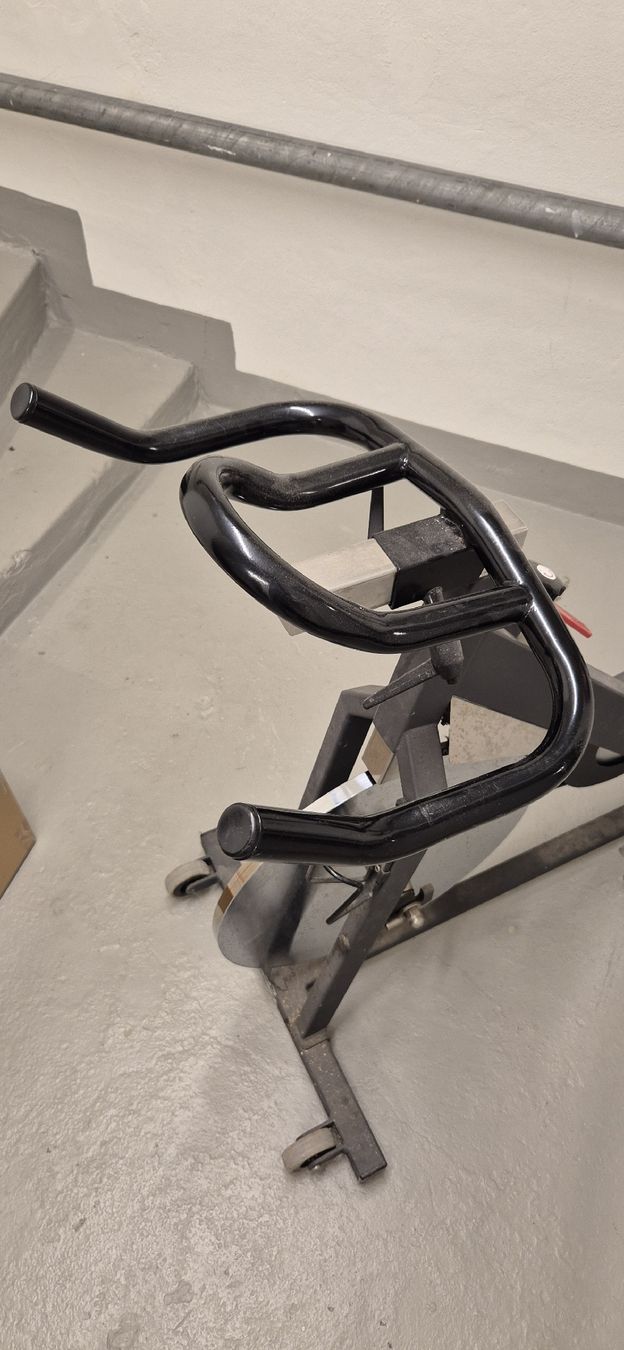 Hometrainer: Velotrainer / Spinning -bike – Usato da Rapperswil SG venduto da Baum69 1