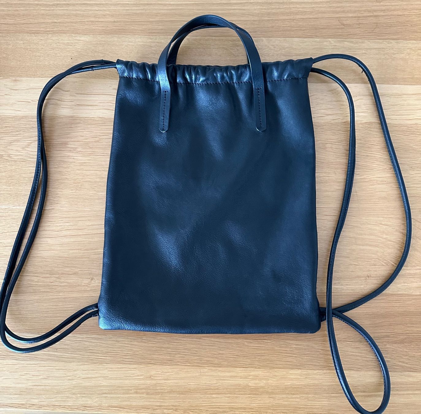 Rucksäcke: Galeries Lafayette Lederrucksack  Schwarz  Echtleder – Gebraucht aus Basel von Rouge. 1