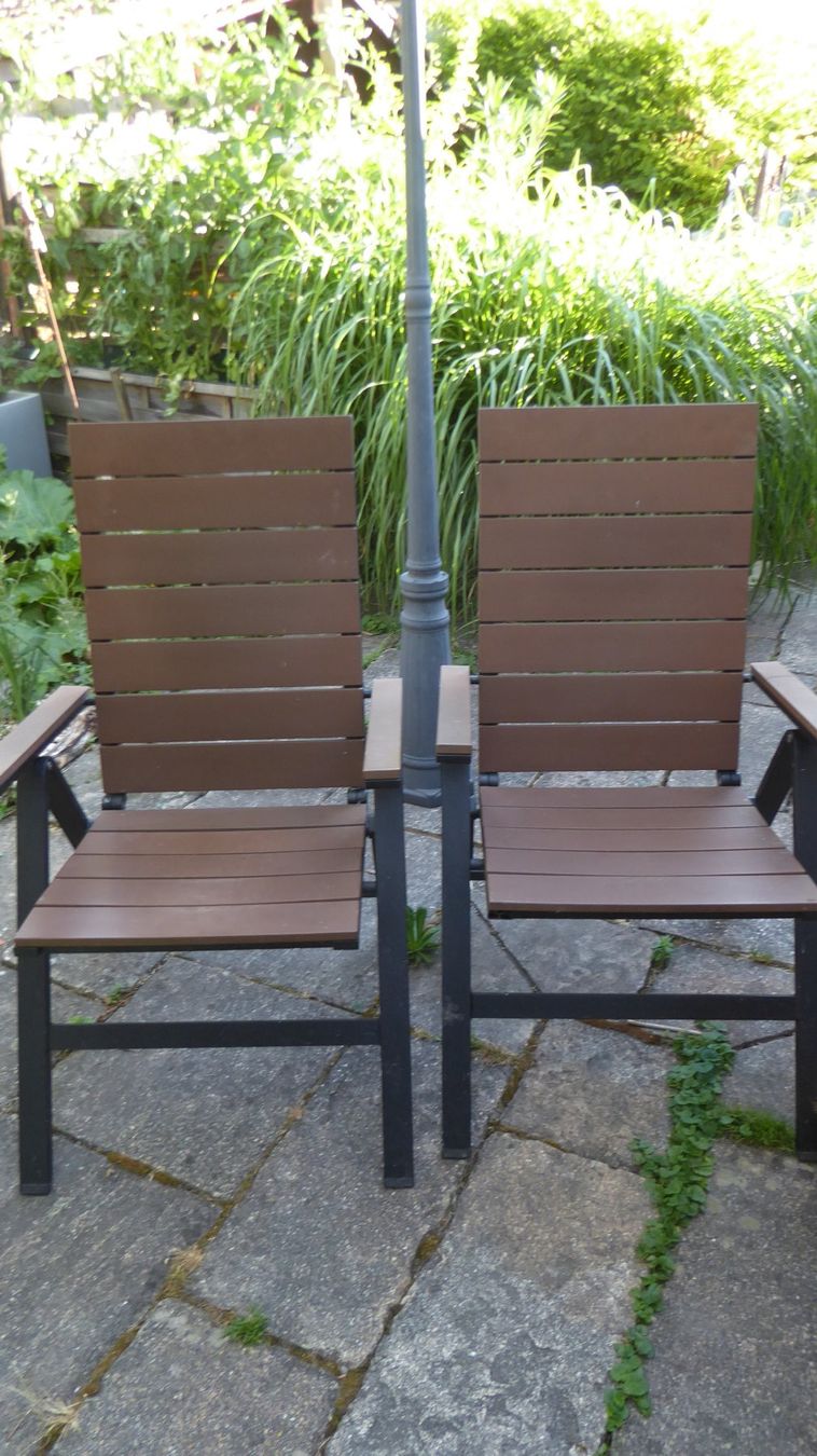 Sedie: 2 stabiele Gartenstühle mit Sitzkissen – Usato da Sargans venduto da Benziner