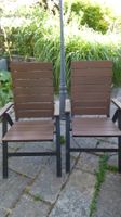 2 stabiele Gartenstühle mit Sitzkissen
