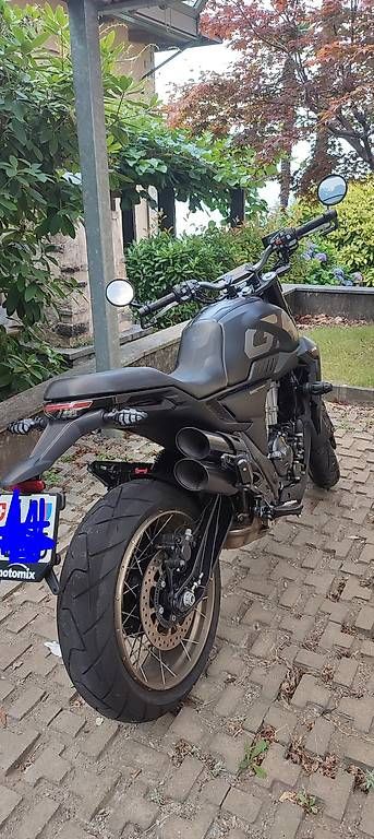 Strada: Zontes 350 Gk nero/oro  – Usato da Vairano venduto da ale_6n5j 1