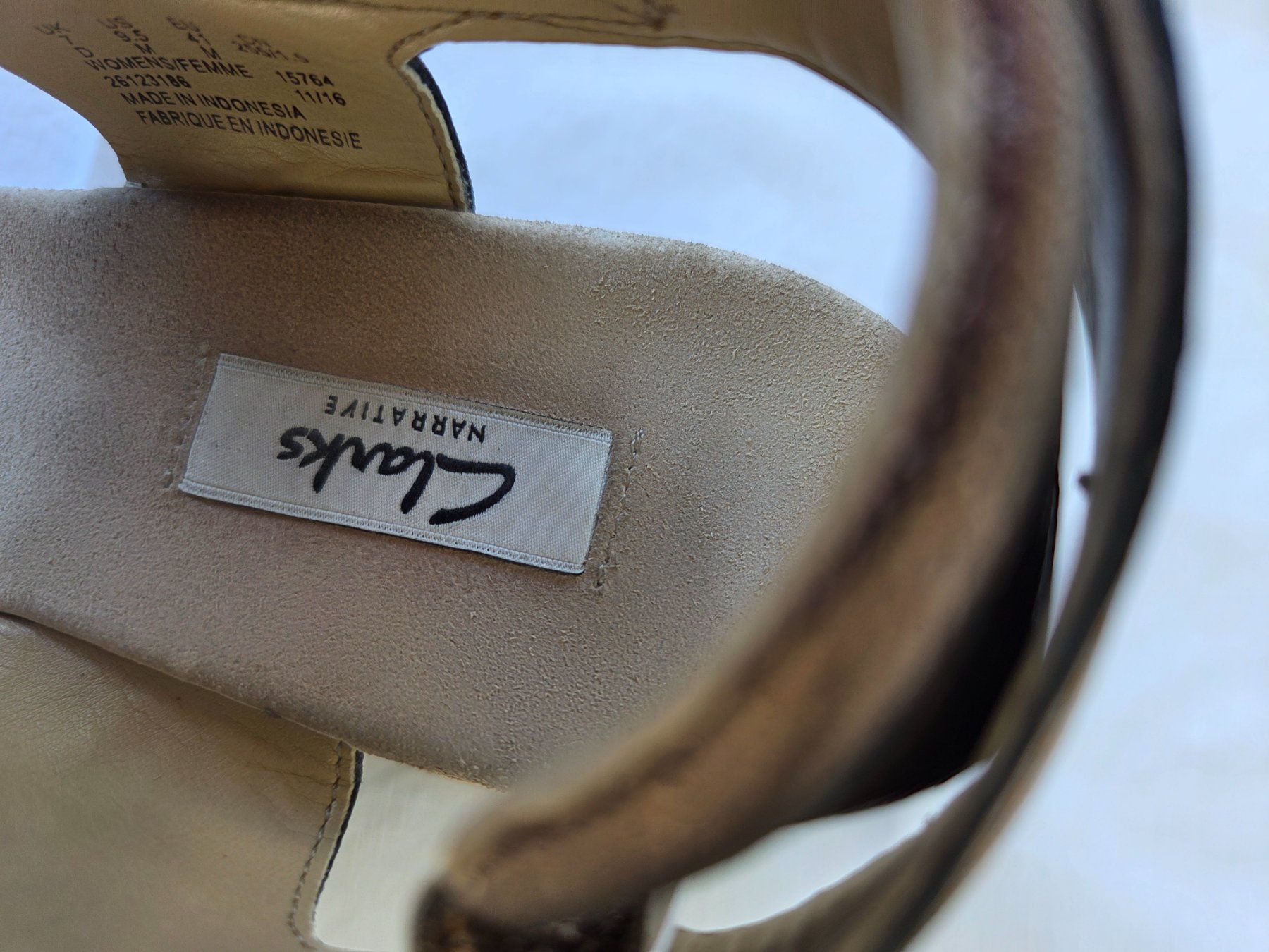 Clarks Damenschuhe: Elegante Ledersandale Grösse 41 – Neu (gemäss Beschreibung) aus Chur von Babell 2