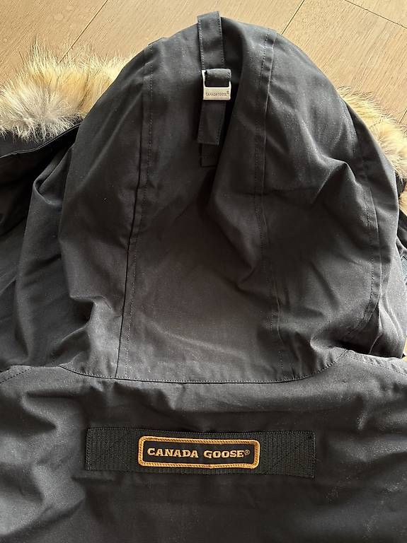 Canada Goose Jacken: Canada Goose Parka Herren – Neu (gemäss Beschreibung) aus Hünibach von sas_gj7r 1