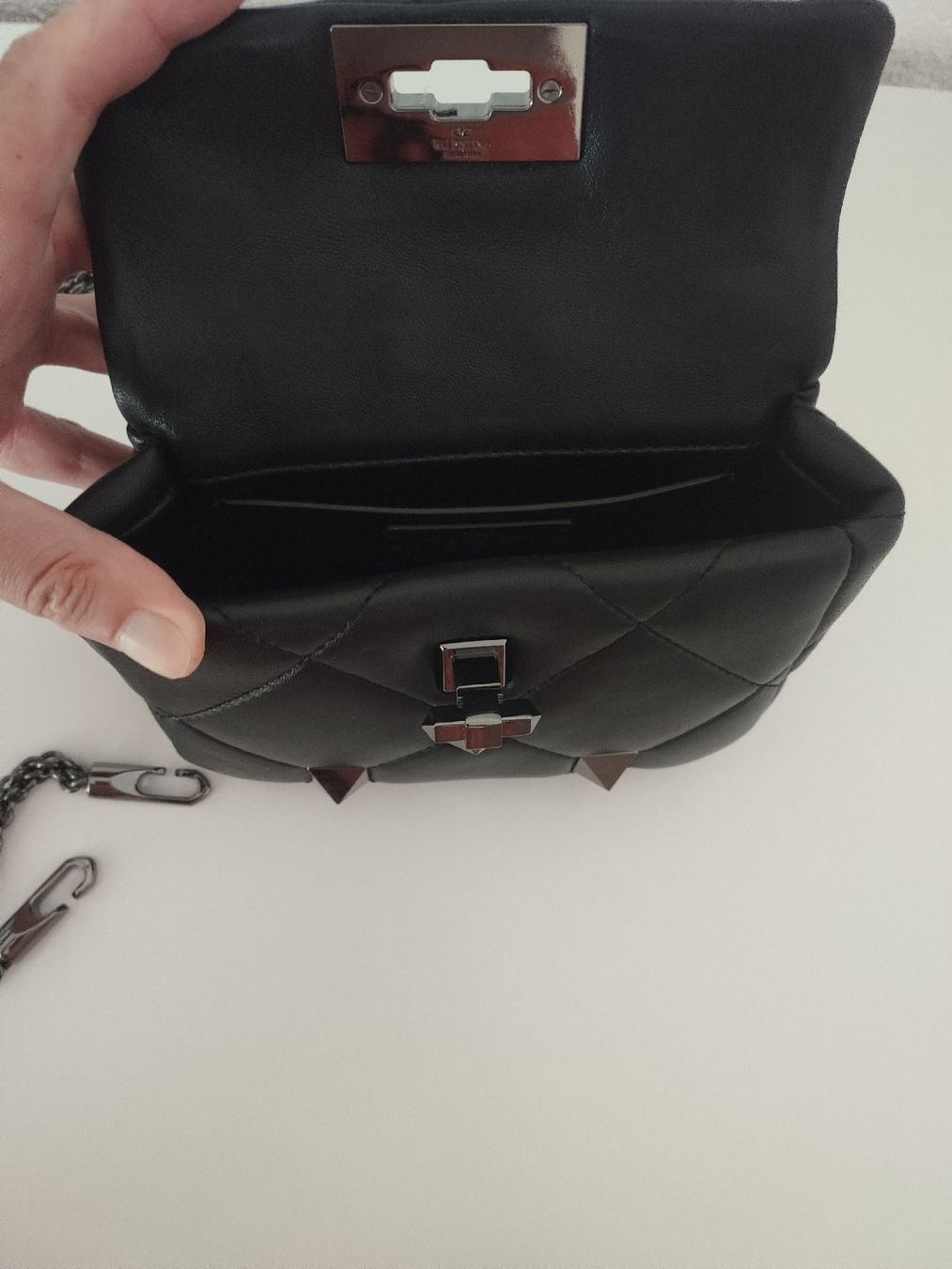 Valentino Borse da donna: Valentino Garavani roman shoulder stud bag mini – Nuovo (secondo la descrizione) da S. Vittore venduto da dbu_2h86 5