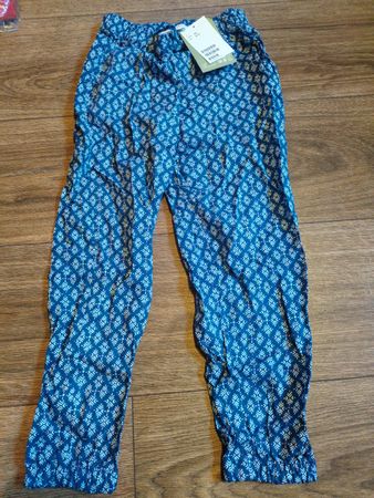 H&M Kinderhose Sommerhose leicht blau gemustert neu 116