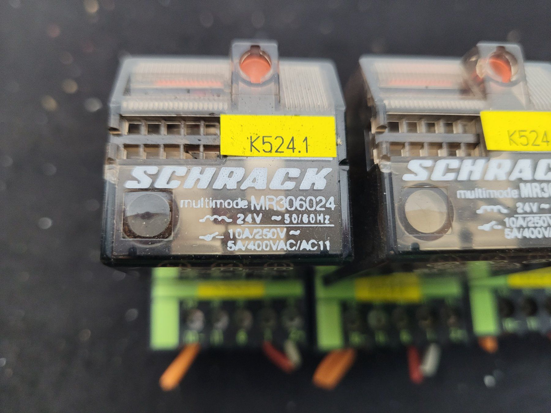 Componenti elettronici: 5 Stück Schrack Relais - MR306024 - 24V – Usato da Vitznau venduto da Night-Fire 1