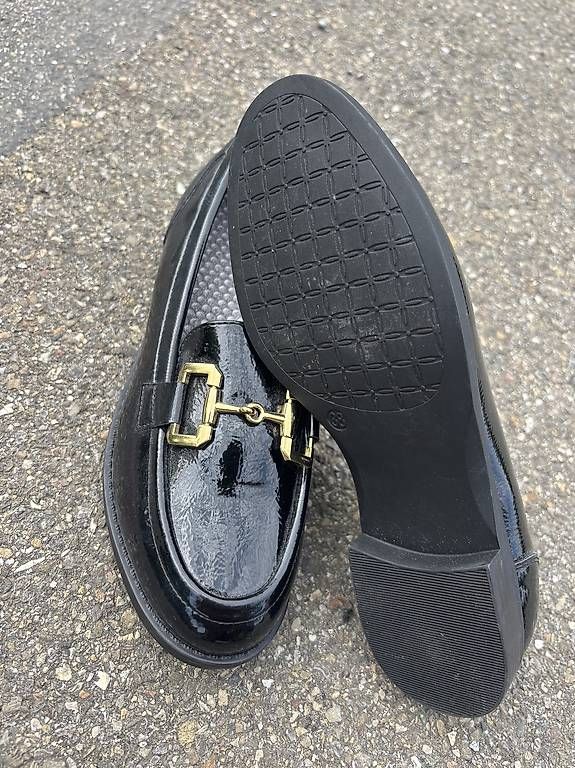 Chaussures femmes: Neue Loafer Grösse 38 – D'occasion à Zürich par Smesskammer 1