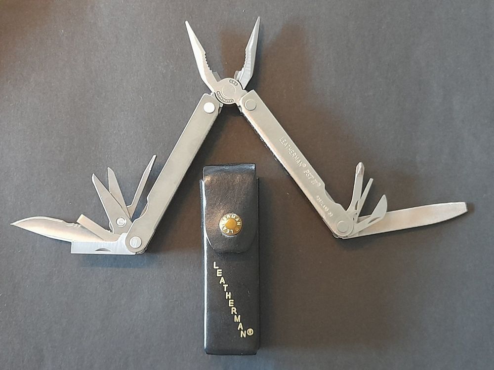 APIFORMES Multi-Werkzeug Für Imker – Wabenheber, Abspergitterkratzer, Nutenreiniger & Hammer Aus Edelstahl Mit Holzgriff