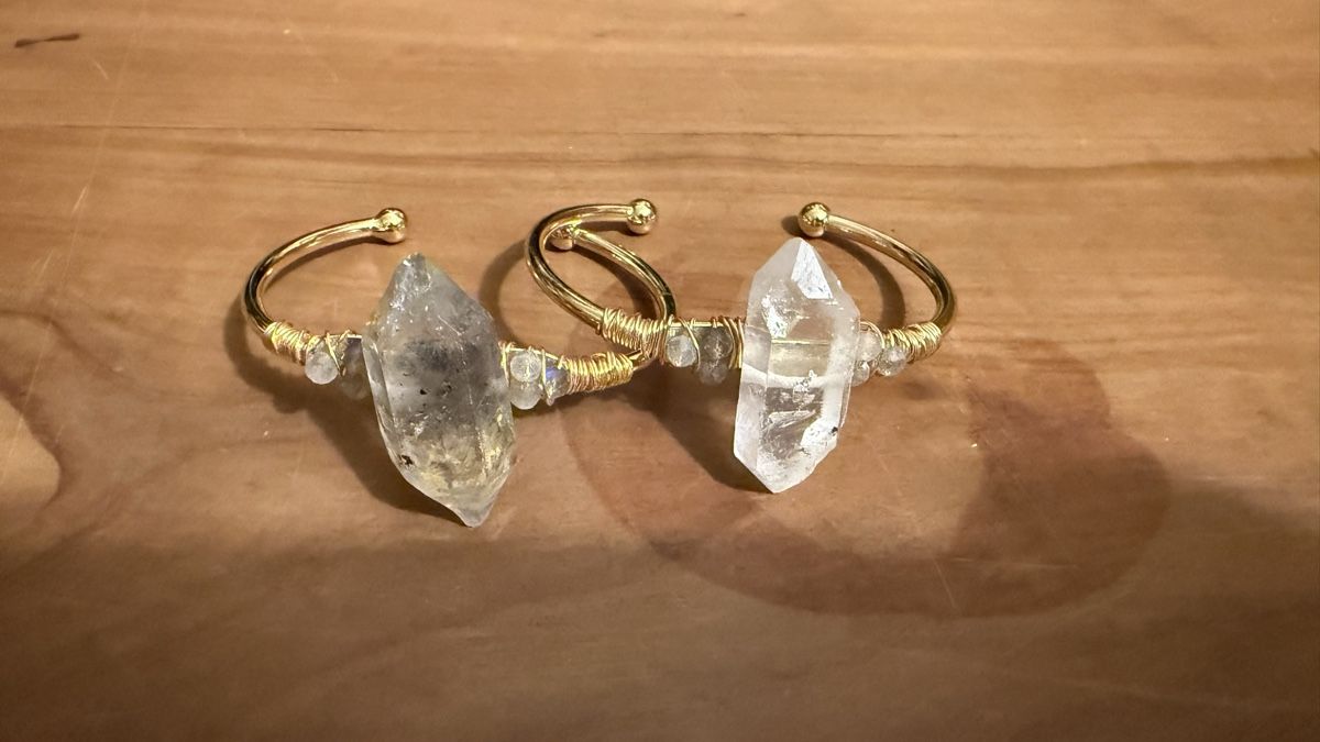 Bracelets: Modeschmuck Armspange mit Edelsteinen – Neuf avec emballage d'origine à Wiesendangen par Auri_0