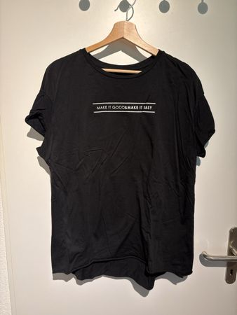 Schwarzes T-Shirt mit Aufdruck, top Zustand, Gr. XL
