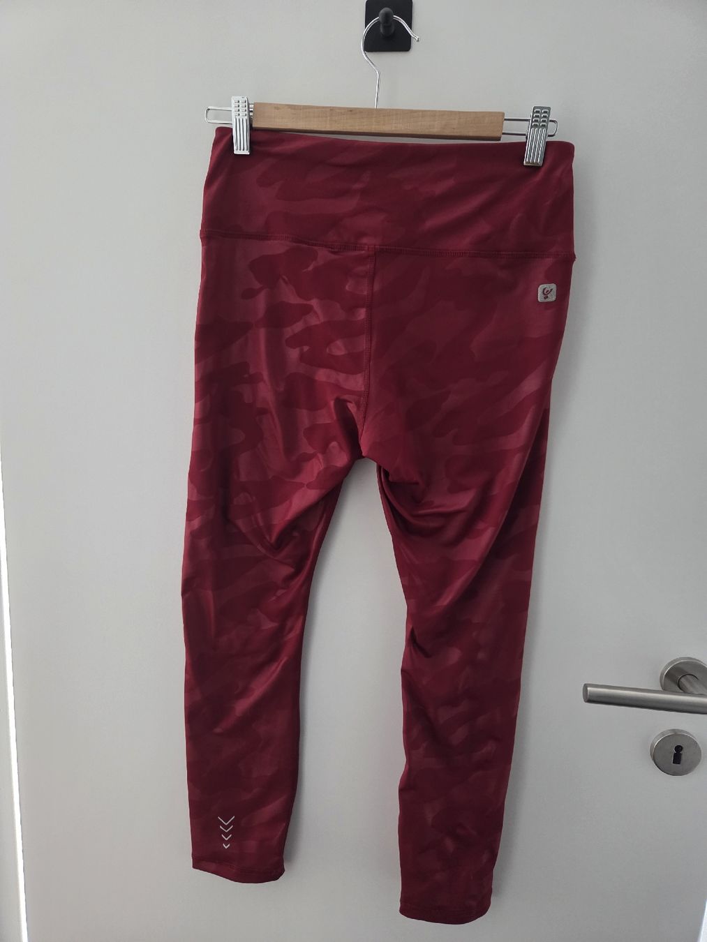 Freddy Leggings: Rote Sporthose von Freddy Gr. 38 – Nuovo (secondo la descrizione) da Kriens venduto da ..stx.. 1