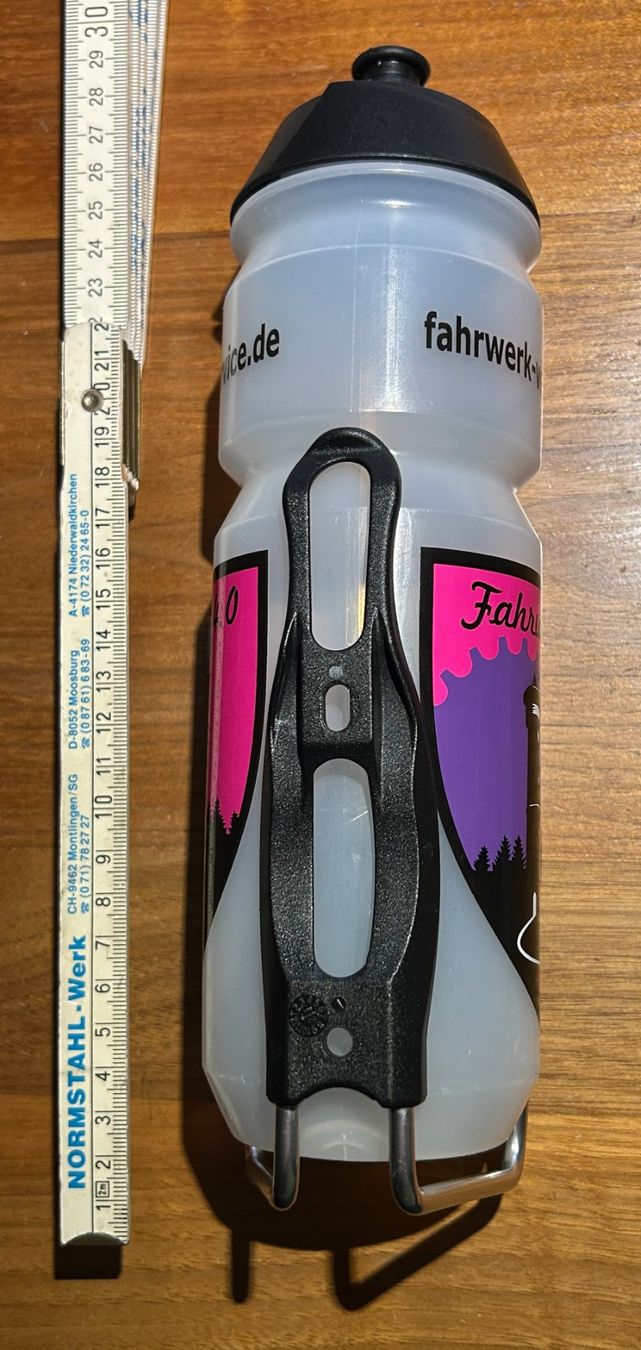 Borracce & Thermos: Trinkflasche mit Fahrradhalter – Usato da Basel venduto da arm_gf7p 1