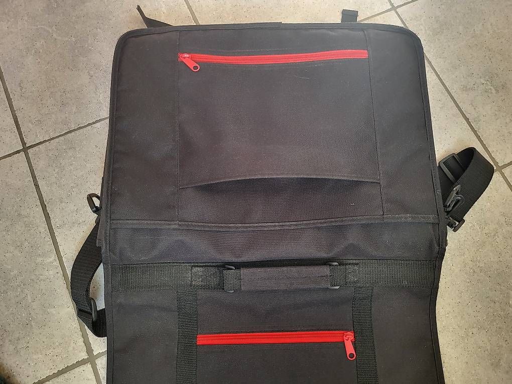 Koffer & Taschen: Tasche für Laptop, Schule oder Akten – Gebraucht aus Andwil SG von 3264walter 1