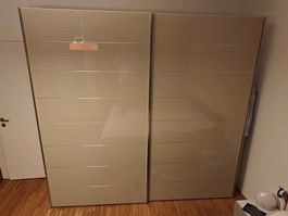 Schrank mit Schiebetüren aus Dogern Möbelmarkt, hochwertig