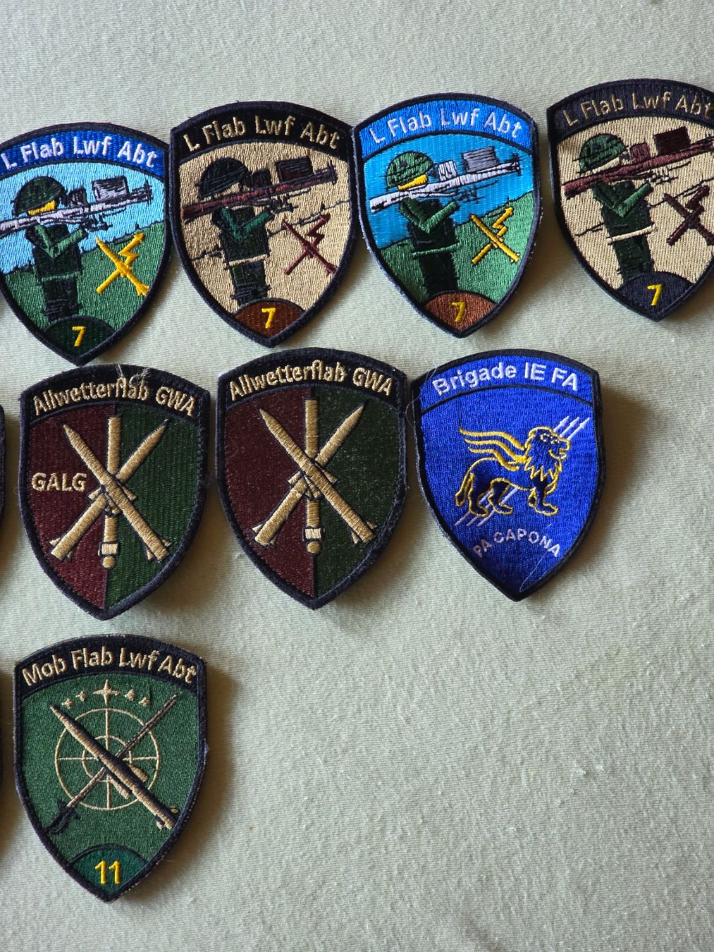 Schweizer Armee Plaketten & Abzeichen: 15 Badges Luftwaffe divers top originaux – Neu (gemäss Beschreibung) aus Nyon von freetoys08 2