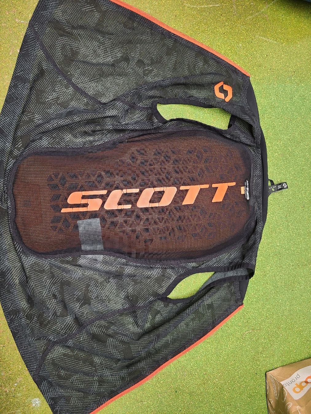 Scott Altro abbigliamento per bambino: Rückenpanzer Scott Grösse S – Nuovo (secondo la descrizione) da Asp venduto da vit01 1