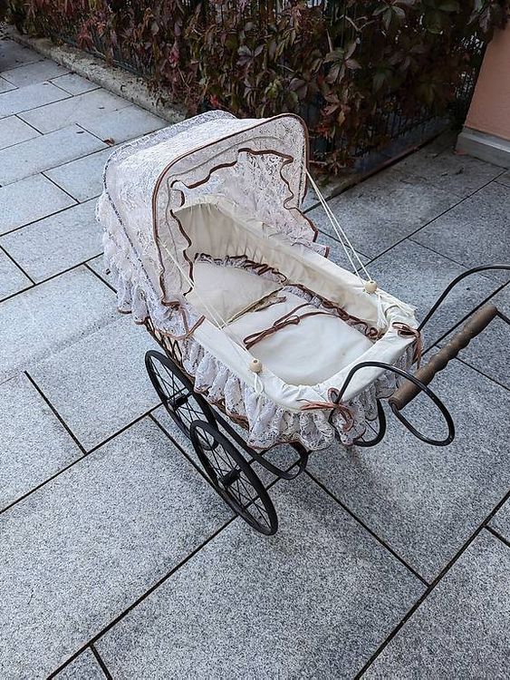  Antiker Knorr Old fashion Puppenwagen (Gebraucht) in Port für CHF 15 Illustration 
