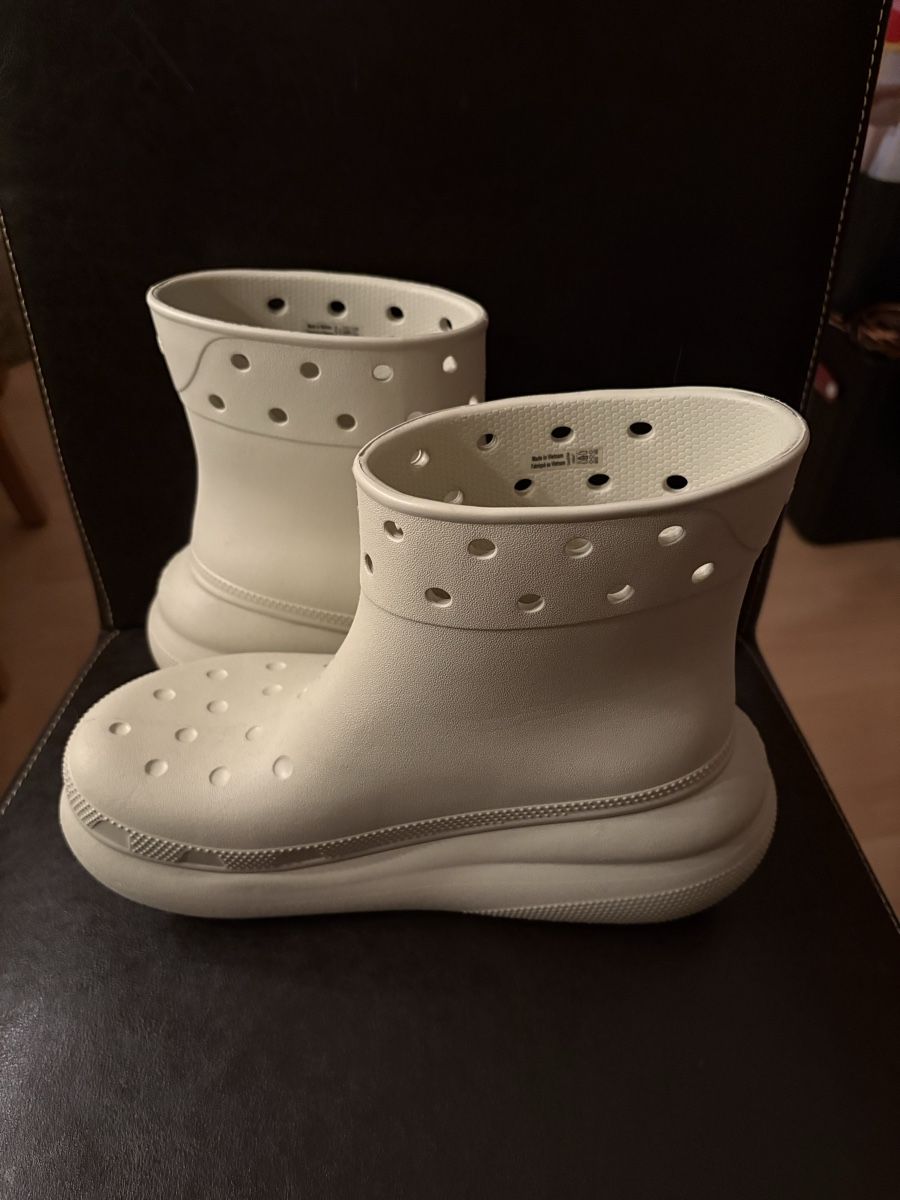 Crocs Scarpe da donna: Original Crocs Stiefeletten – Nuovo (secondo la descrizione) da Brütten venduto da gisela777 2