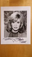 Stefanie Powers, Original Autogramm auf Grossfoto in s/w