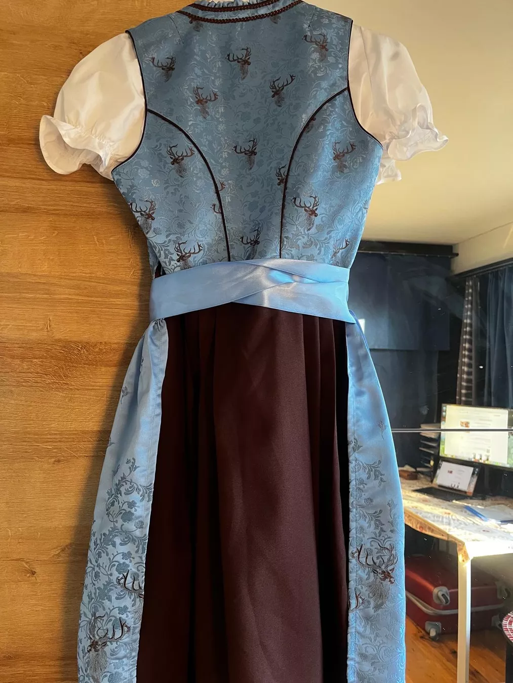 Costumi: Dirndl Bergweiss 40 mit Bluse – Nuovo (secondo la descrizione) da Rapperswil SG venduto da ale_xg9f 1