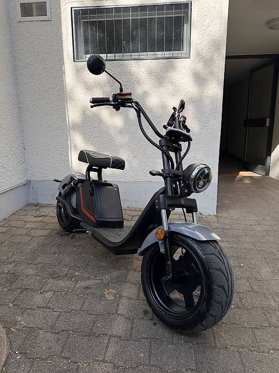 Veicoli elettrici: Elektro Roller Citycoco 3.0 – Usato da Brüttisellen venduto da arm_ks2r