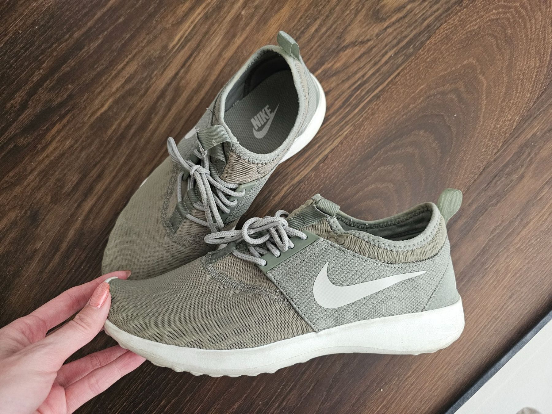 Nike Scarpe da donna: Nike Juvenate Khaki Grösse 40 / 25.5 cm – Usato da Aesch ZH venduto da _tigerlily_ 1