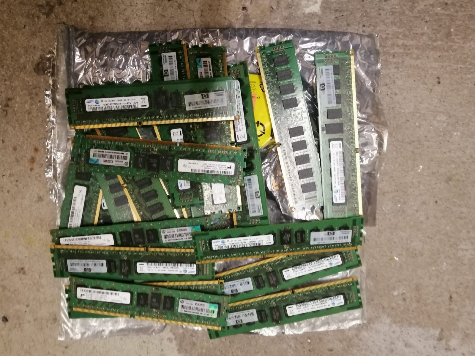 Hewlett Packard Memoria / RAM: Barrette RAM 4GB pour serveur HP Itanium – Usato da Genève venduto da tremmetri