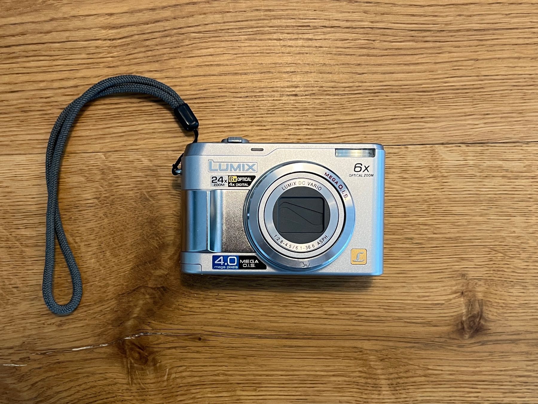 Panasonic Kamera: Panasonic Lumix Vintage Kamera – Gebraucht aus Steinen von nic_yk9v 1