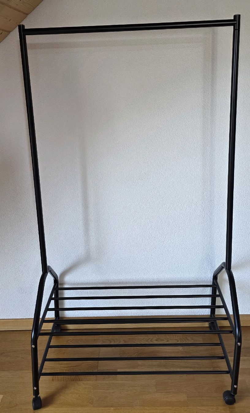 Porte manteau: Garderobe – D'occasion à Günsberg par Bari72