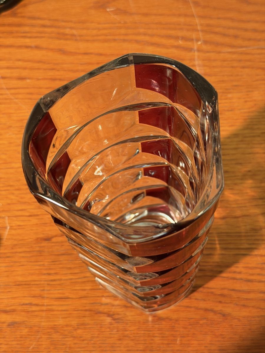 Vasi & Recipienti: Stylish Red & Clear Geometric Glass Vase - Statement Piece – Usato da Lausanne venduto da artnouveau04 3