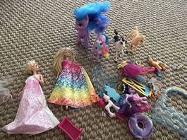 Barbie und Ponys 