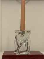 Bougeoir torsadé en verre clair, signé Saint Louis