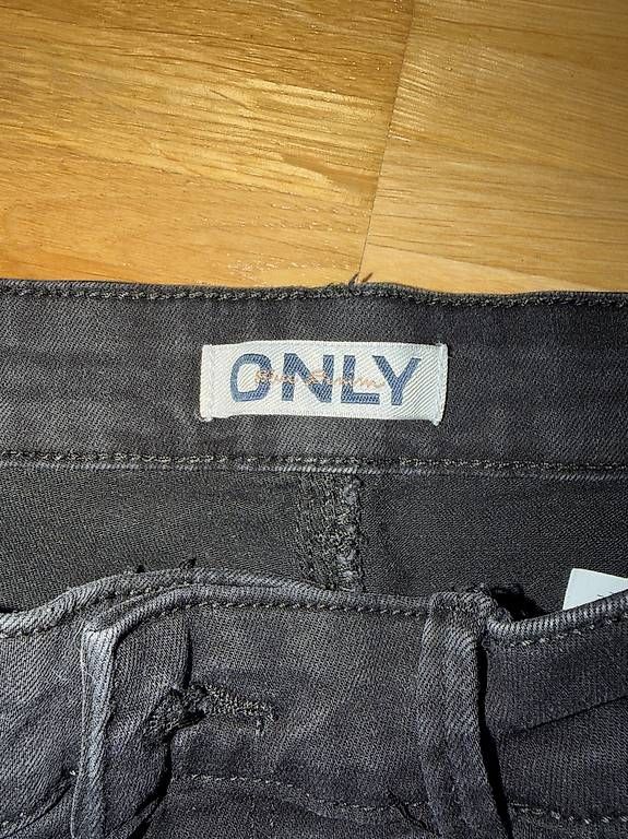 Jeans: Only Jeans Schwarz Grösse L/30 – D'occasion à Zürich par san_7n2l 3