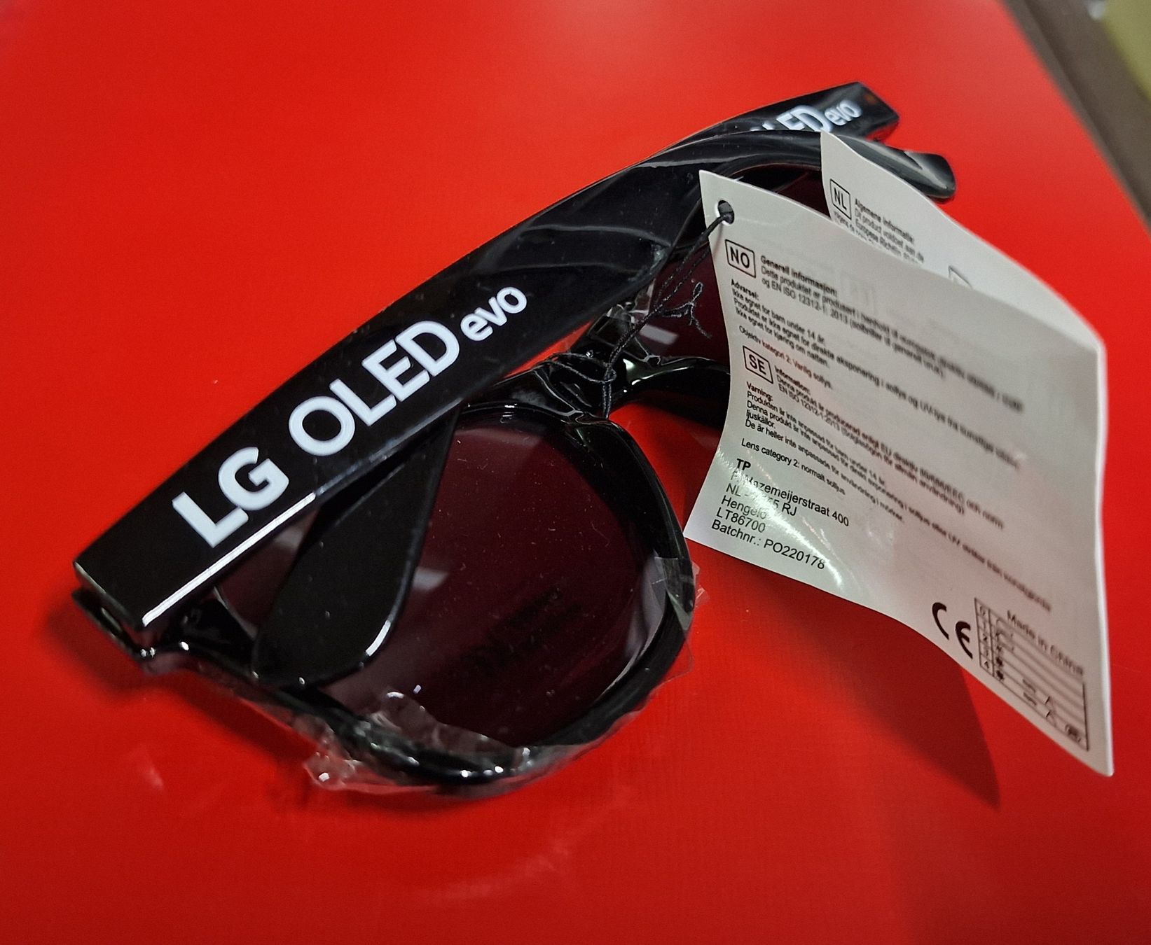 LG Occhiali & Lenti: Sonnenbrille UV 400 - (NEU!) - LG OLED EVO – Nuovo (secondo la descrizione) da Reinach BL venduto da _MasterK_ 2