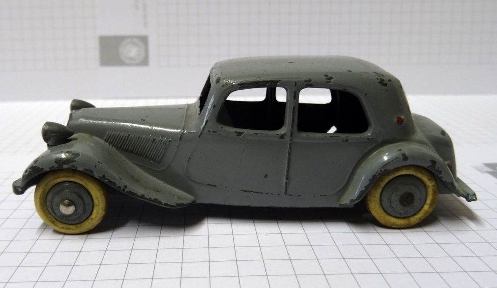 Dinky 24N Citroën 11 BL Traction Avant 1952 - France - Noir 1:43