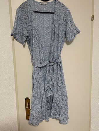 Only Kleid 40 Grösse